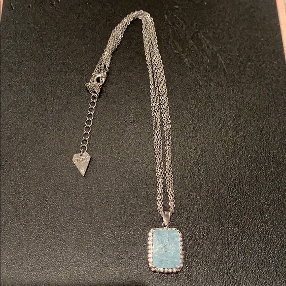 💍 Ice Blue Necklace [Custom] - Picture 1 of 3